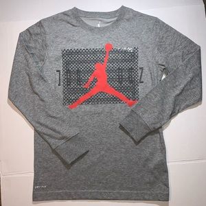 🔺Air Jordan Dri-Fit Boy Long Sleeve Size M 10/12